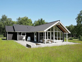 Four-Bedroom Holiday home in Hadsund 10